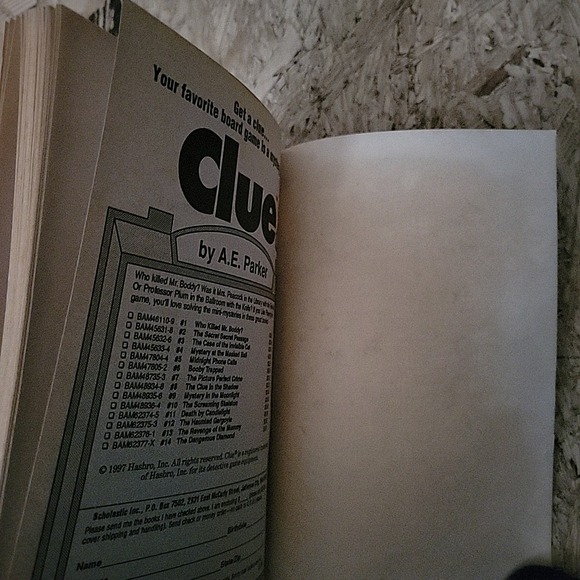 The Vanishing Vampire - Clue #15 by Dona Smith; A. E. Parker 1997 Vtg 1st Ed PB - Picture 5 of 9